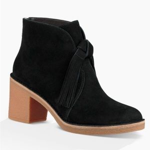 NWOB Ugg Corin Black Suede Tassel Booties Size 6.5